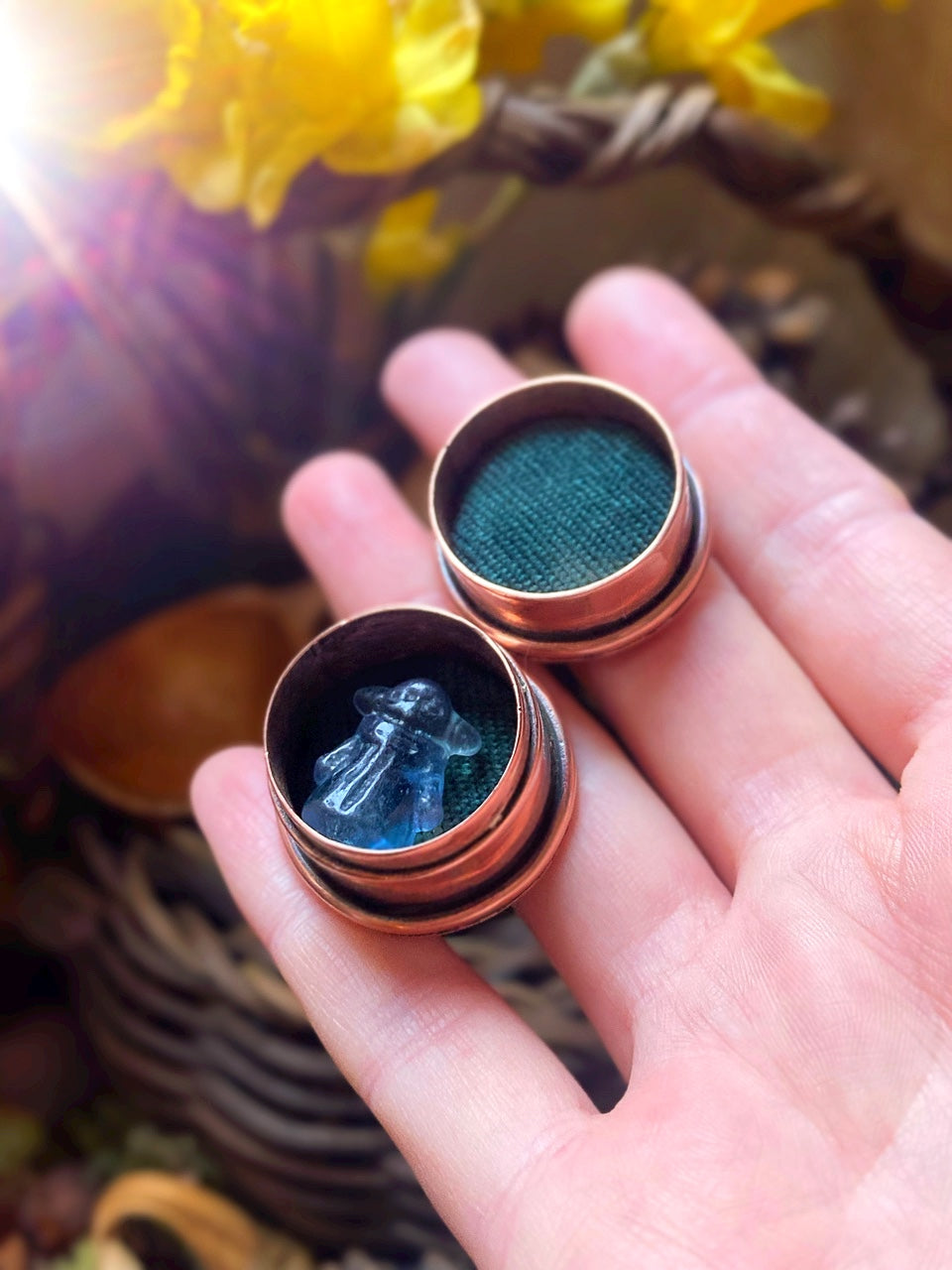 MANDALORIAN & GROGU Handmade Copper Treasure Box with Carved Fluorite Grogu
