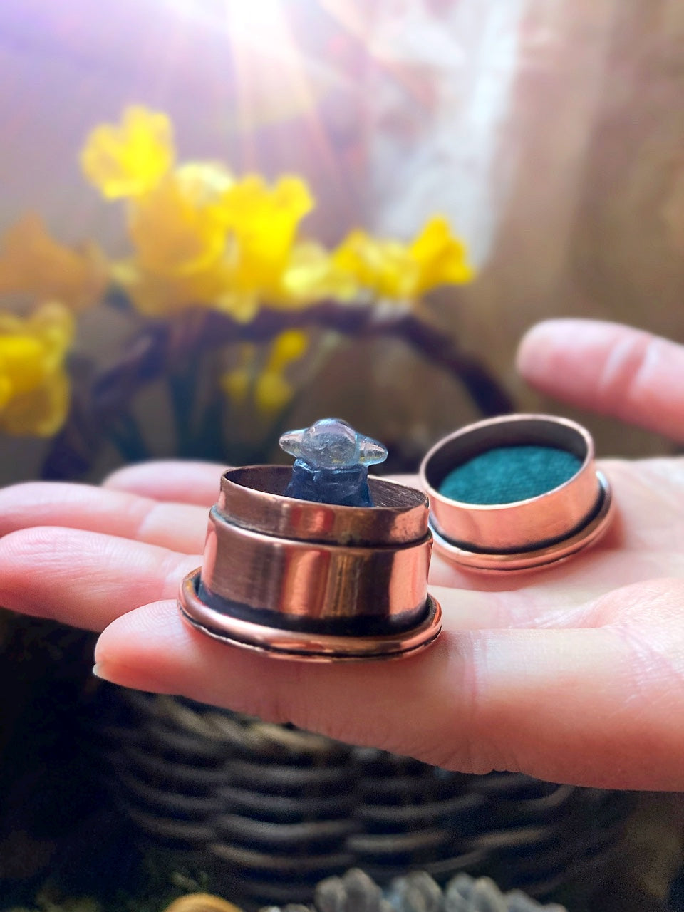 MANDALORIAN & GROGU Handmade Copper Treasure Box with Carved Fluorite Grogu