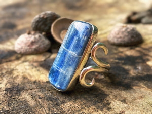 FLOW Handmade Sterling Silver Ring with Blue Kyanite - Size N/6.5