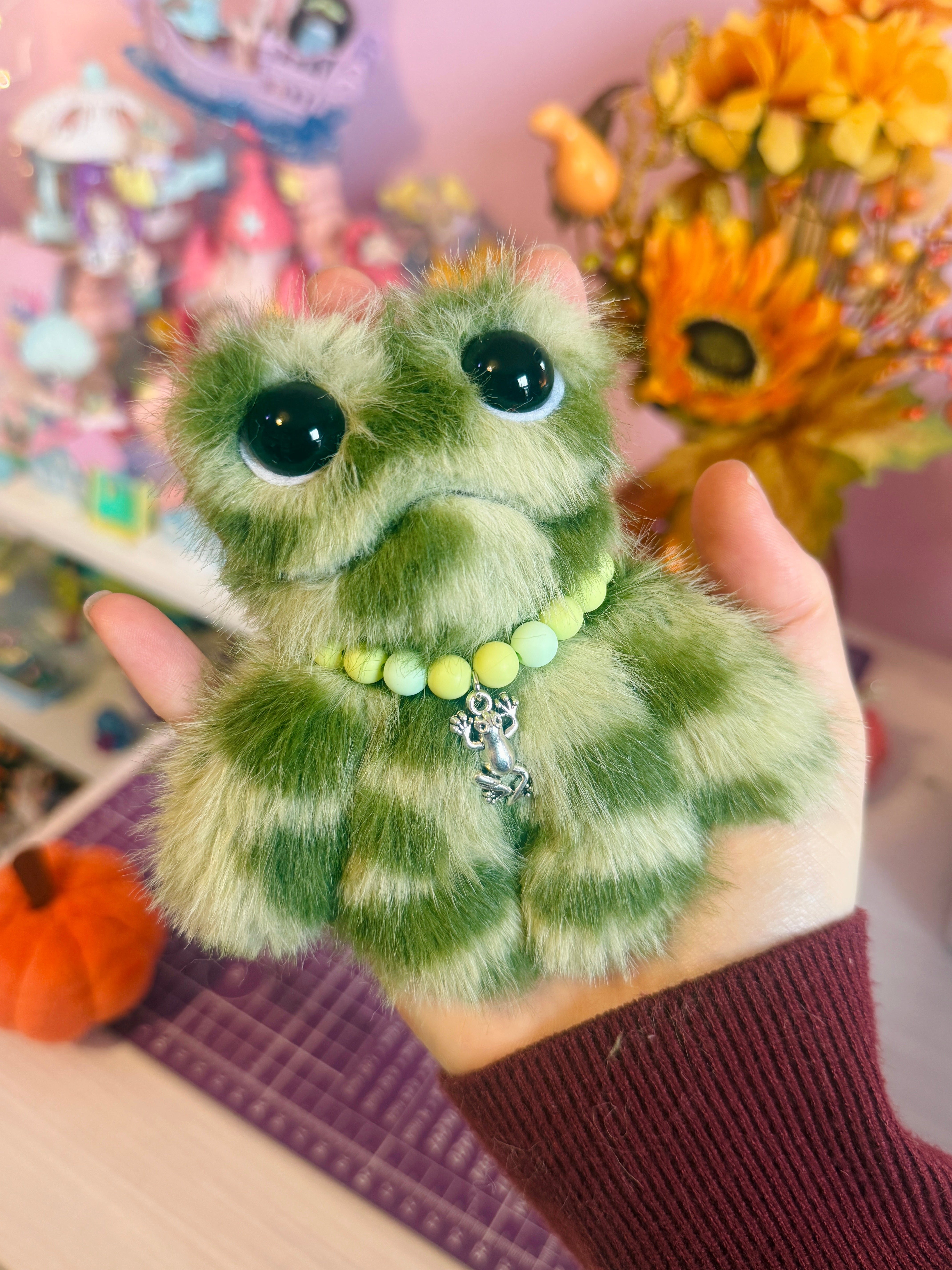 SPECKLED FRÖGE PALMPUFF - Handmade Mini Luxury Weighted Doll