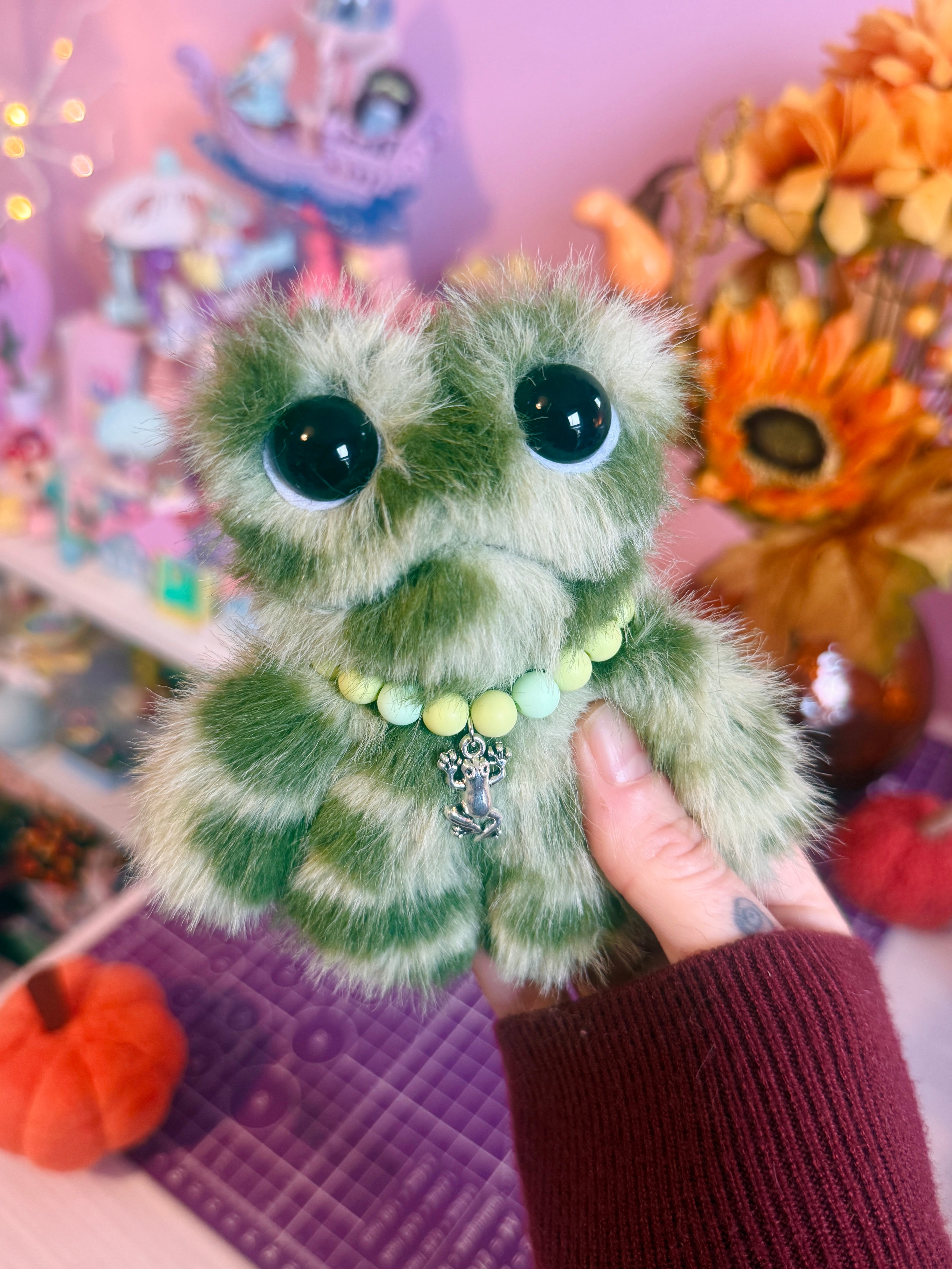 SPECKLED FRÖGE PALMPUFF - Handmade Mini Luxury Weighted Doll