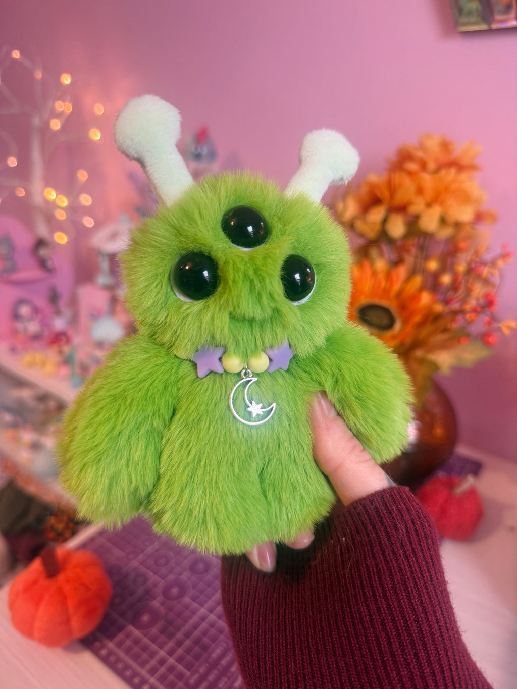 ALIEN PALMPUFF - Handmade Mini Luxury Weighted Doll