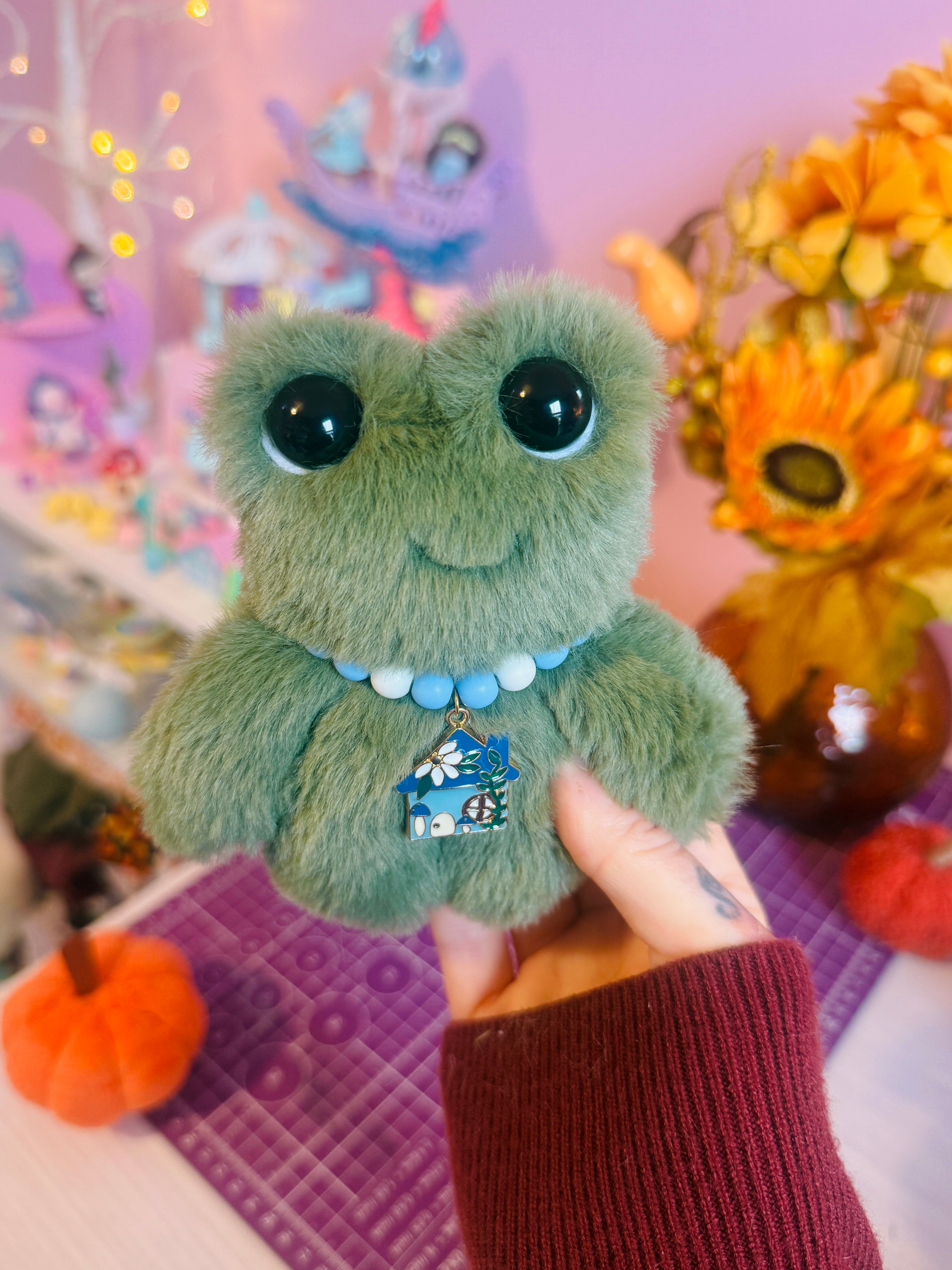 FRÖGE PALMPUFF - Handmade Mini Luxury Weighted Doll