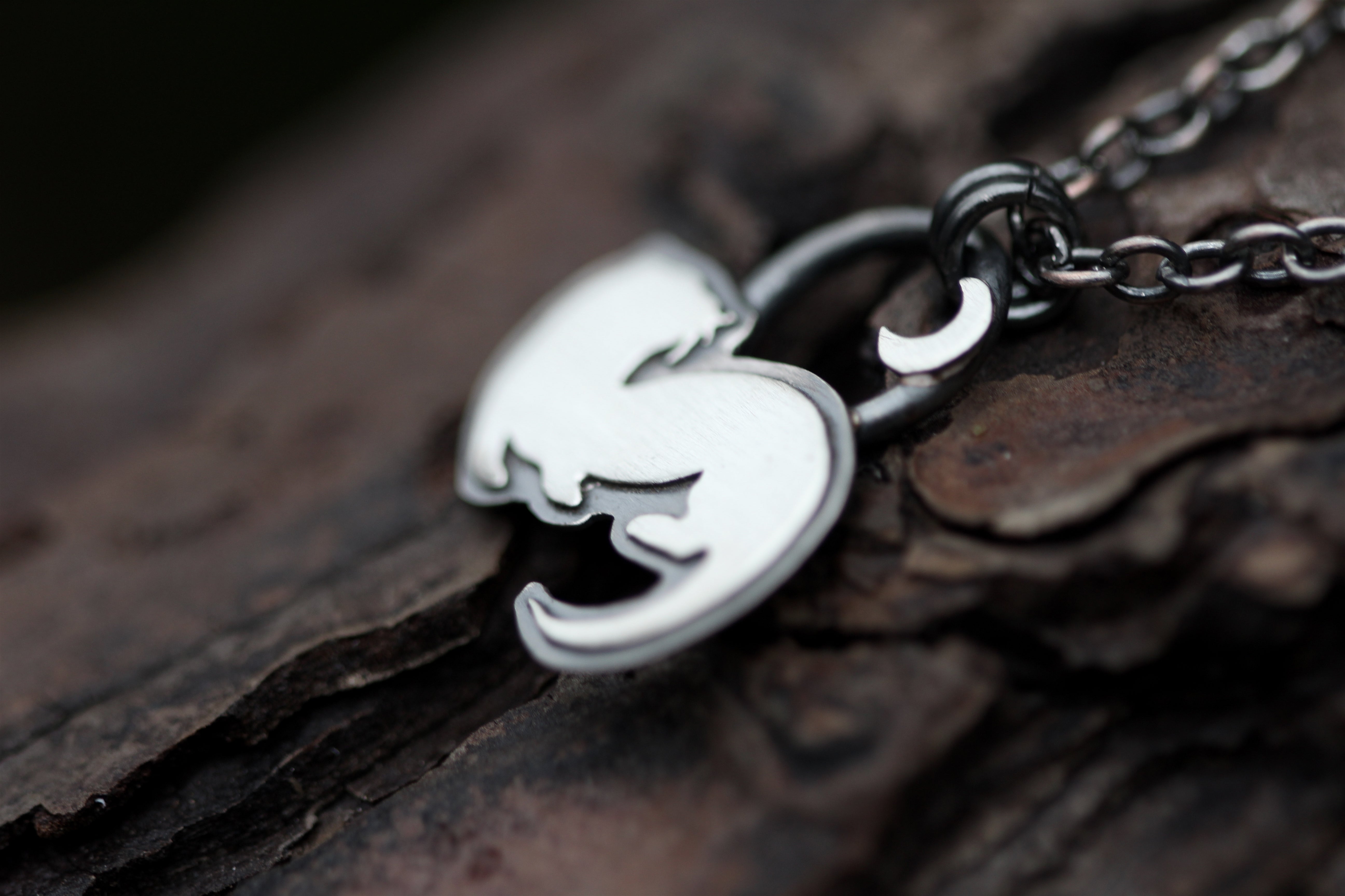 WILD FEMININE Sterling Silver Otter Necklace
