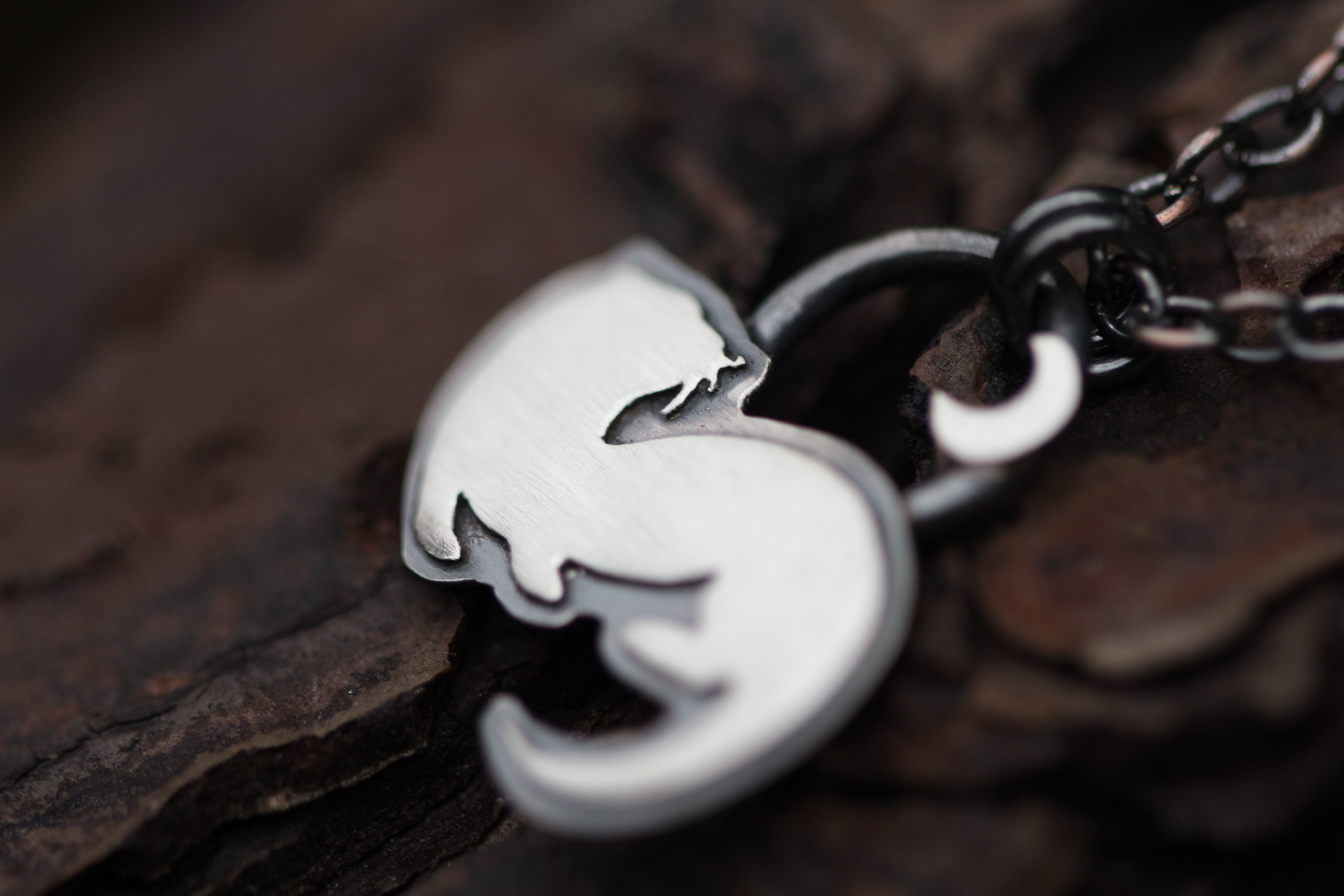WILD FEMININE Sterling Silver Otter Necklace